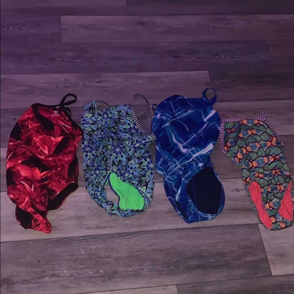 one piece swim suits